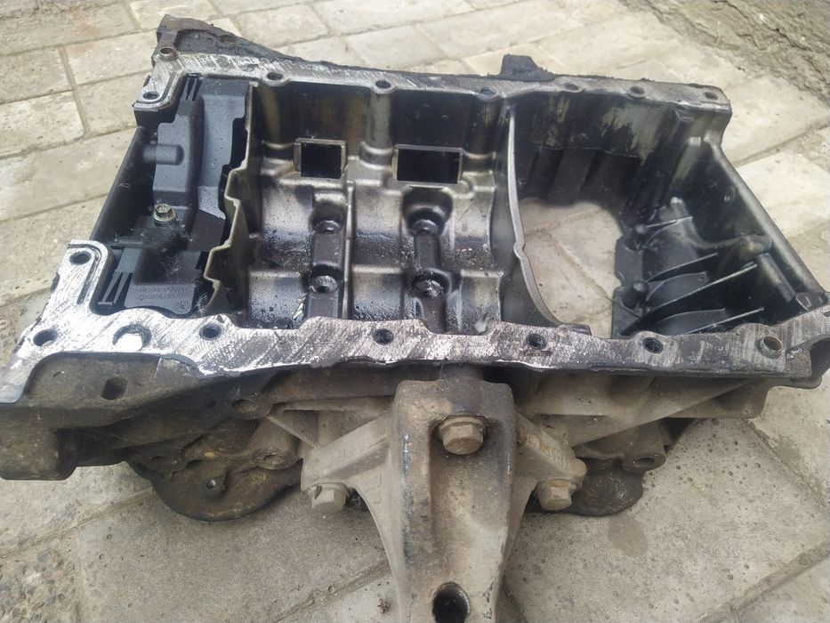 Запчастини 2.0 двигун Рено трафік
