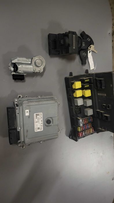 Блок управління двигуном комплект Sprinter 319 3.0 ЄБУ Спринтер