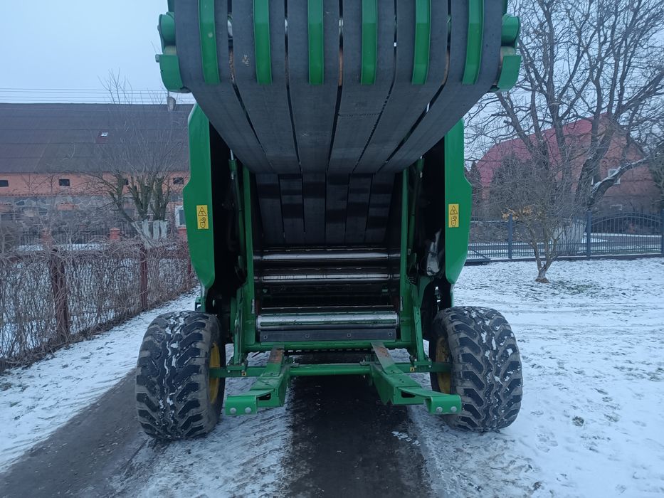 Prasa John Deere V451M