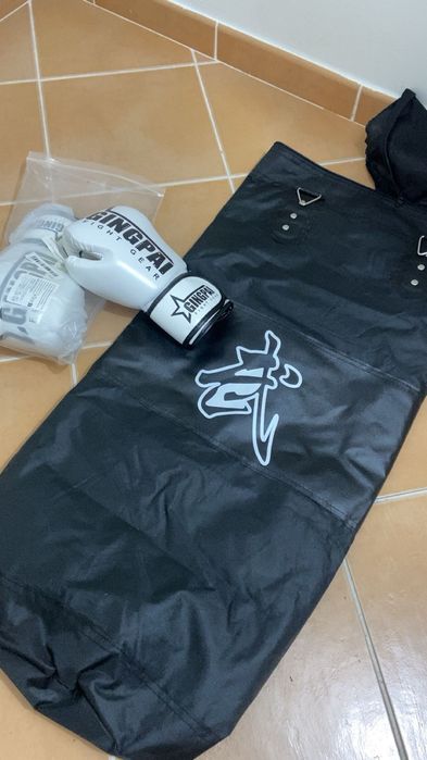 Saco de Boxe + Luvas – Novo