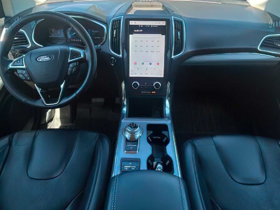 Ford Edge Titanium      2021