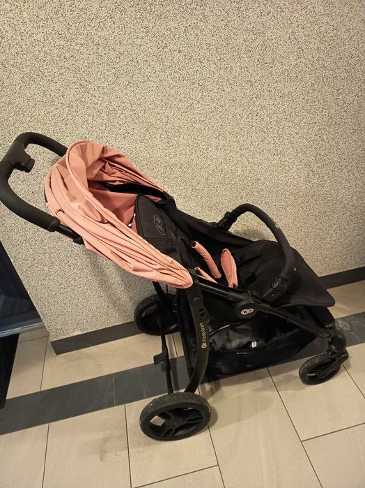 Wózek spacerowy dla dziewczynki