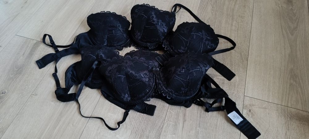 Biustonosze Czarne 80B Cena za 4 sztuki