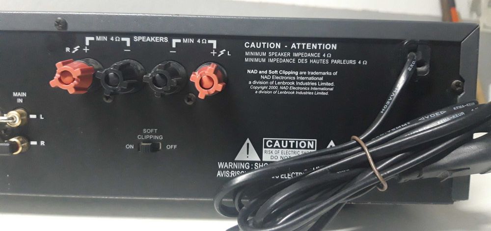 NAD C320BEE  Ano 2002