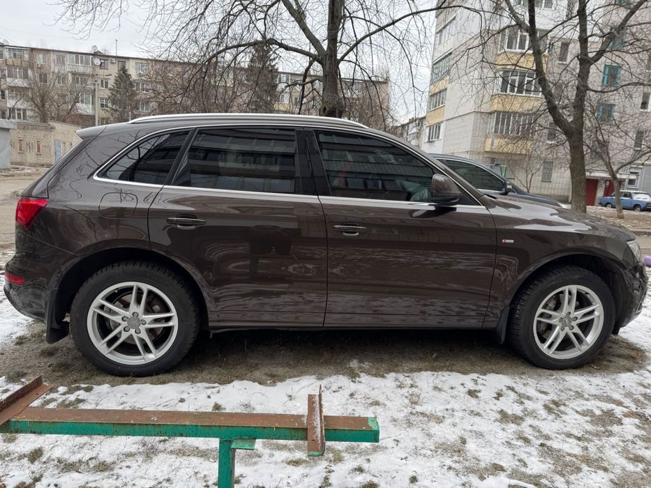 Продам Audi q5 2012