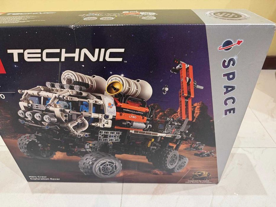 LEGO Technic 42180 - Mars Crew Exploration Rover (1599 pcs) - Maia