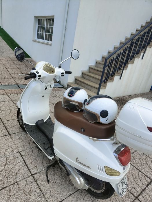 Scooter 125cc "réplica de vespa"