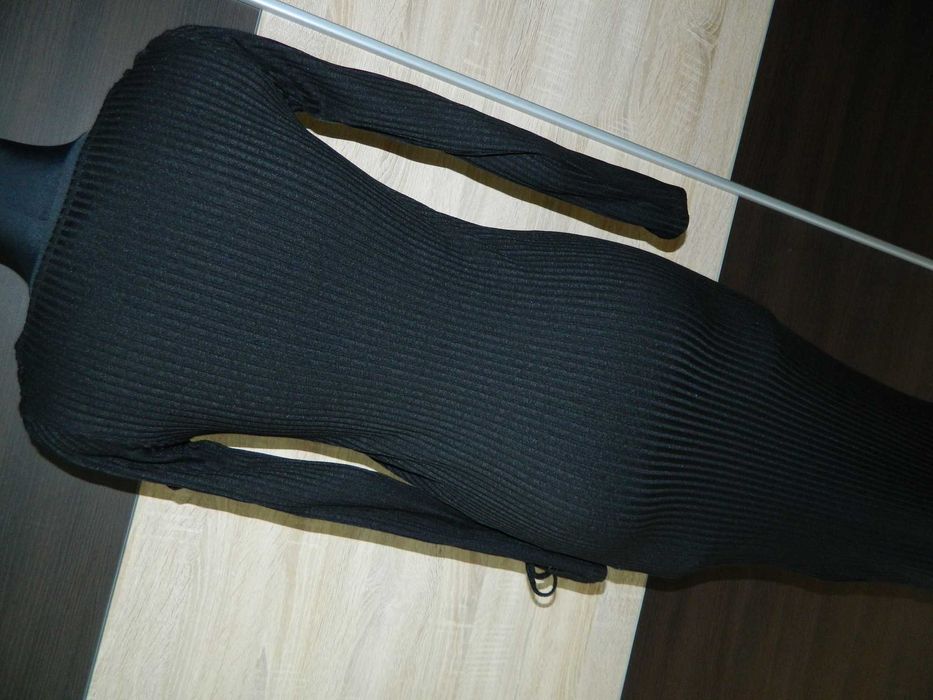H&M czarna dopasowana sukienka roz 36