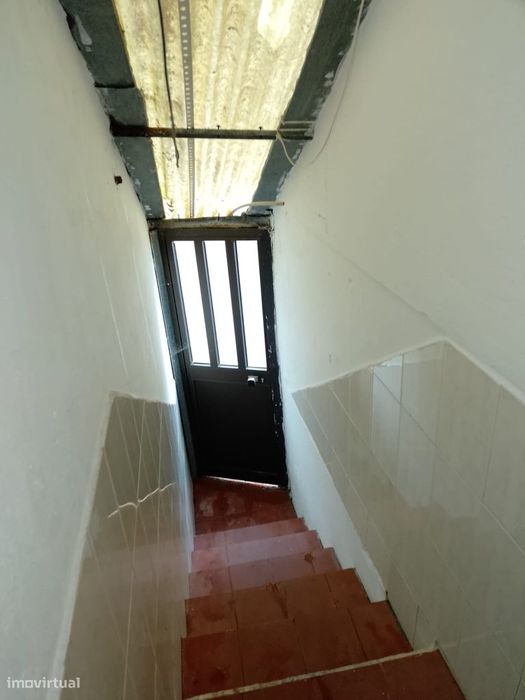 Apartamento T4+1 em Rés-do-chão — Bom estado.