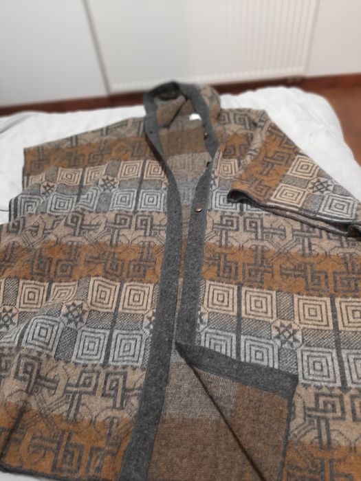 Płaszcz, ponczo z czystej wełny rozm uniwersalny