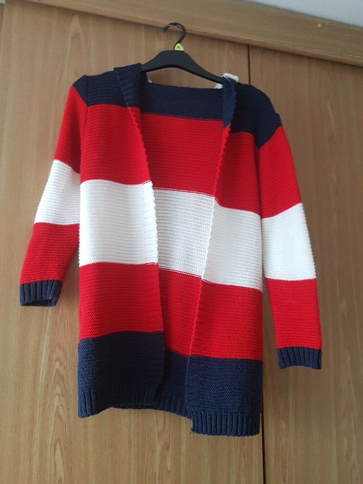 niezapinany sweter