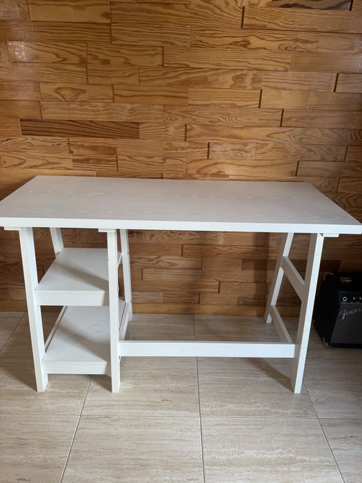Secretaria / Mesa de Trabalho Branca com Prateleiras