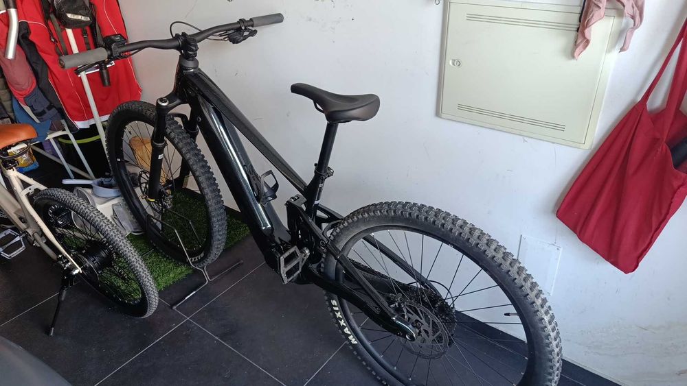 Bicicleta Giant Strance 29 ELETRICA Tamanho M (2025 )  _ BATERIA EBIKE  625Wh, compatível com extensor de alcance EnergyPak Plus