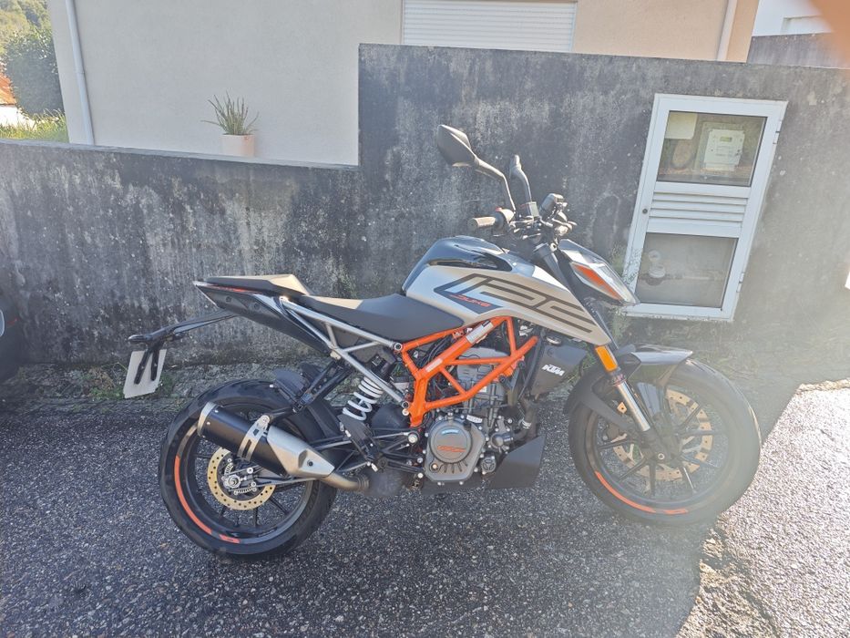 Mota Ktm duke 125 com 4000 km