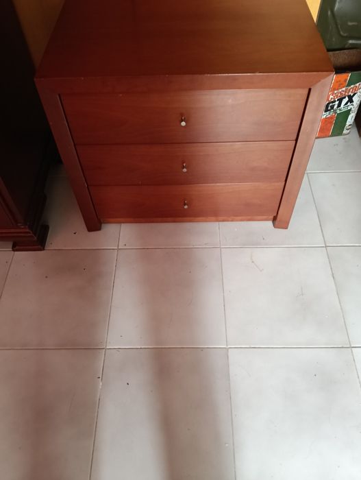 Mesinha de cabeceira