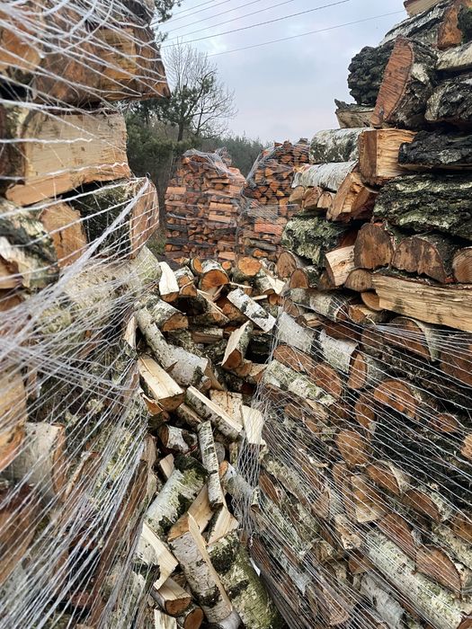 Drewno opalowe łupane liściaste sezonowane