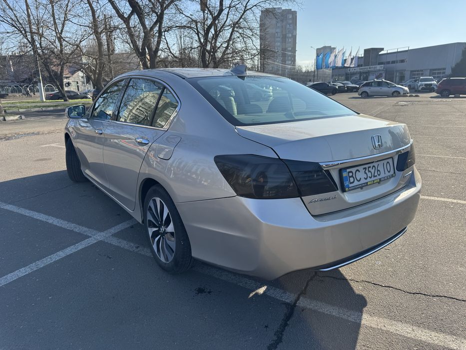 Honda Accord 9 Hybrid 2014