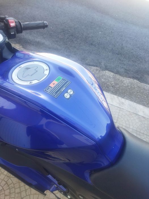 Yamaha YZF 125 R desportiva excelente estado,garagem,aceito retoma.