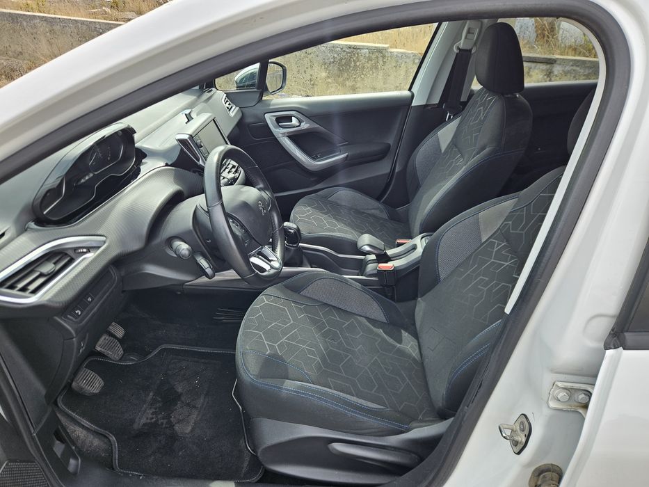 Peugeot 2008 1.2 Style - 2019