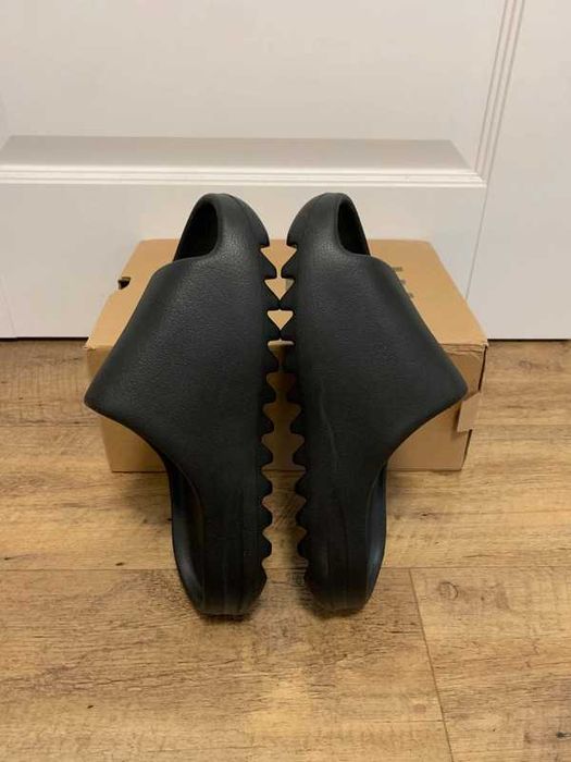 adidas Yeezy Slide / 43