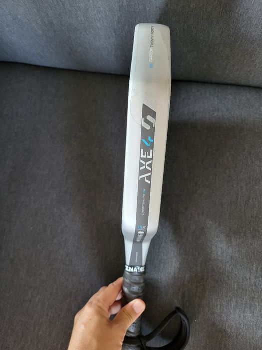 Vendo Raquete de Padel Stiga Cybershape Axe 4 2026 COMO NOVA