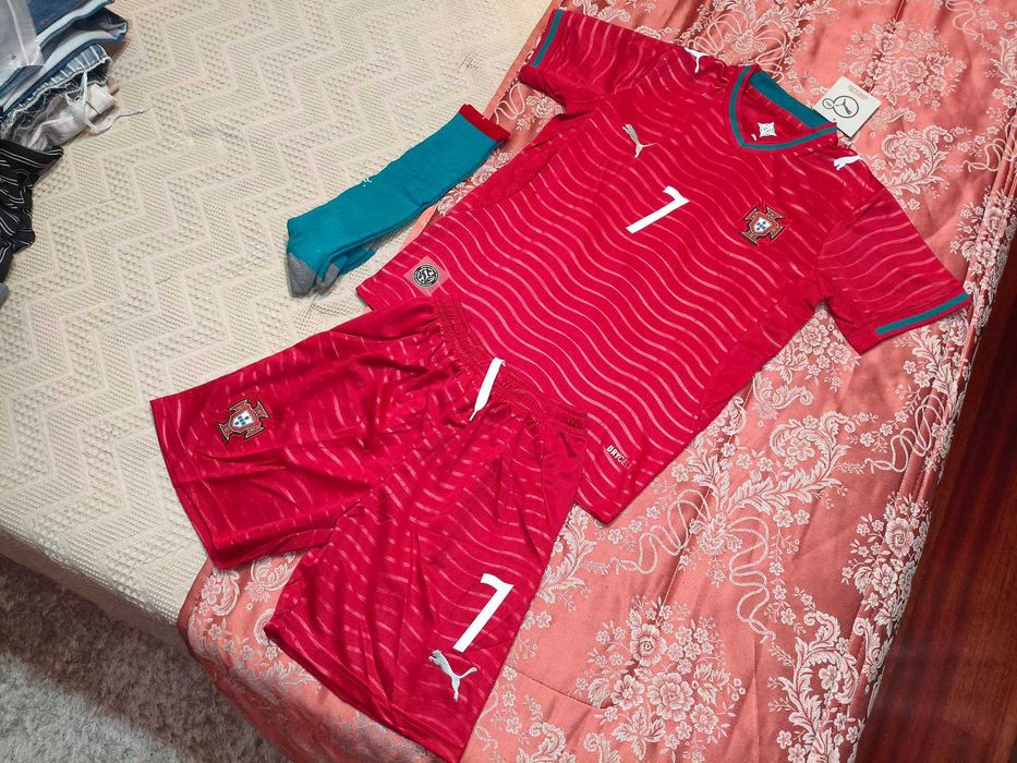 Camisola Criança RONALDO Equipamento PORTUGAL | NOVO
