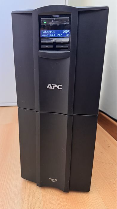 Smart UPS 2200 APC Schneider