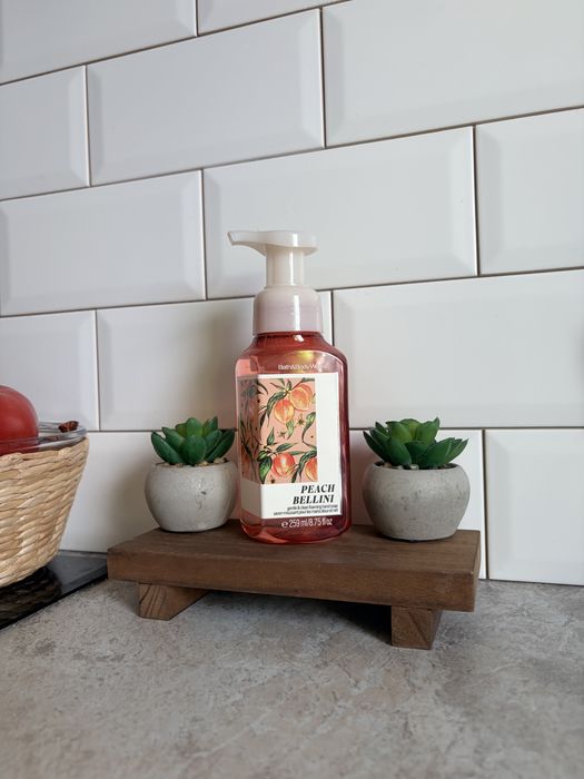 Bath&Body Works mydło do rąk w piance Peach Bellini 259 ml