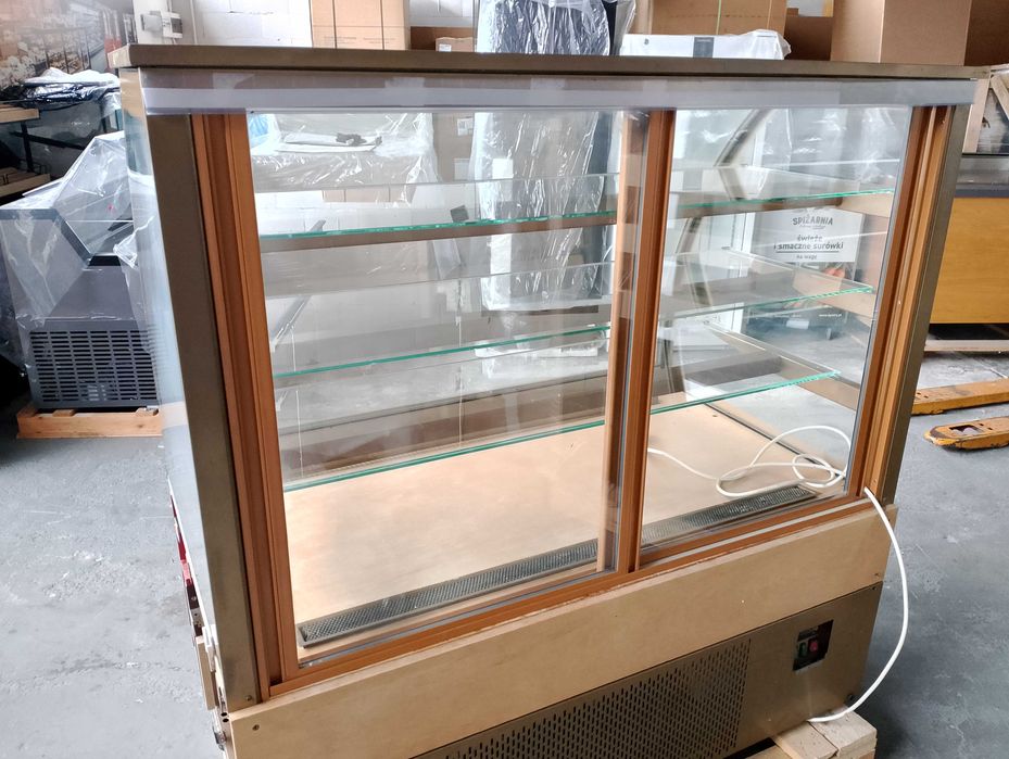 Witryna cukiernicza Stan-Mar 1.35m STAN BARDZO DOBRY