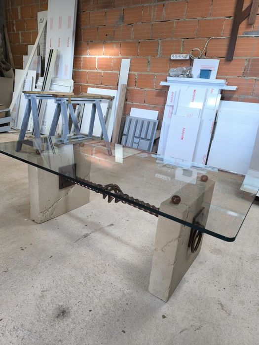 Mesa de centro em pedra