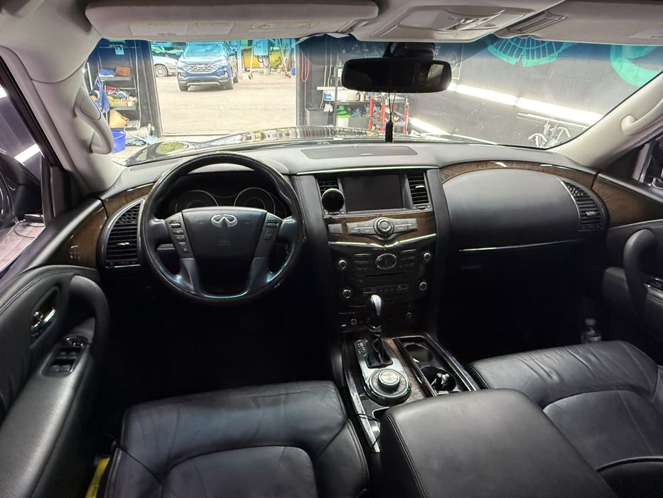 Infiniti QX 56 в ідеальному стані