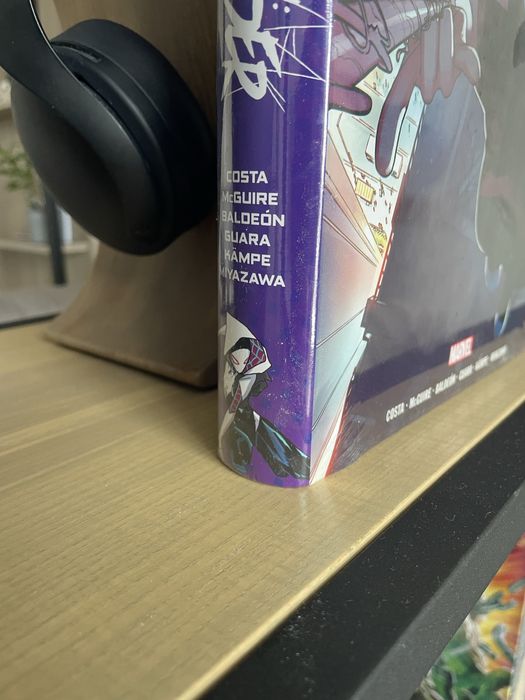 Комікс. Spider-Gwen Ghost Spider Omnibus