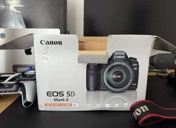 Повнокадрова дзеркальна камера Canon 5d mark 2