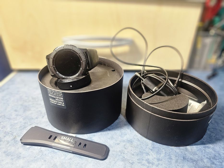 Смарт годинник часи Samsung Gear S3 frontier