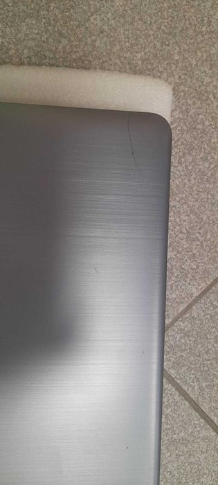 Portátil 15.6" ASUS F540Ya-E2Ar2Cb1 (Peças)64752259994755124