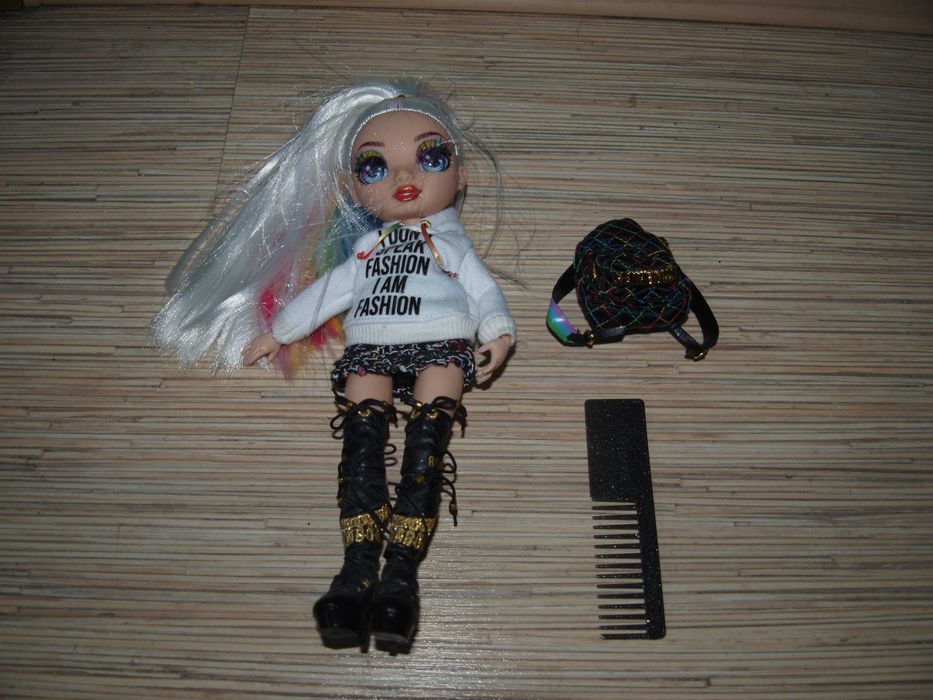 MGA Rainbow High Junior Amaya Raine jak nowa!!!