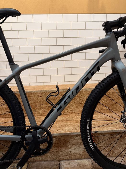 Monster gravel. Giant Toughroad Sram Red AXS, XX1