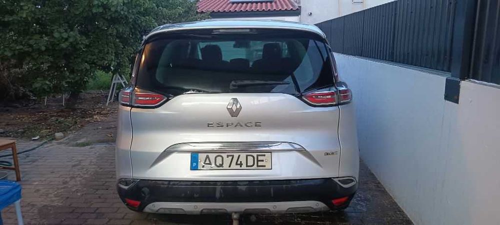 Renault Espace 1.6 dCi 130cv Zen · Manual 6 vel. · 2016 · Bola de reboque — photo 3