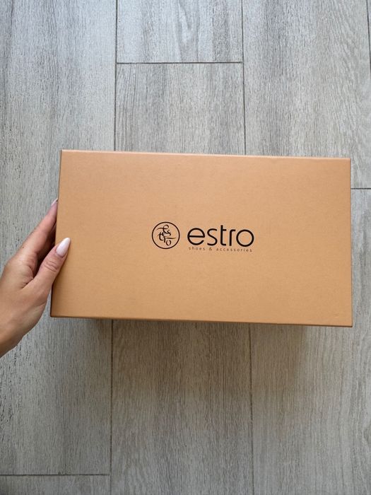 Шкіряні вʼєтнамки Estro