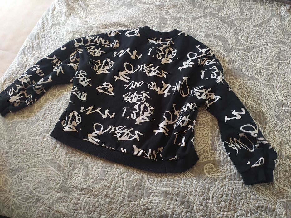 Bluza MOHITO M L czarna białe napisy suwak bawełna wiosna