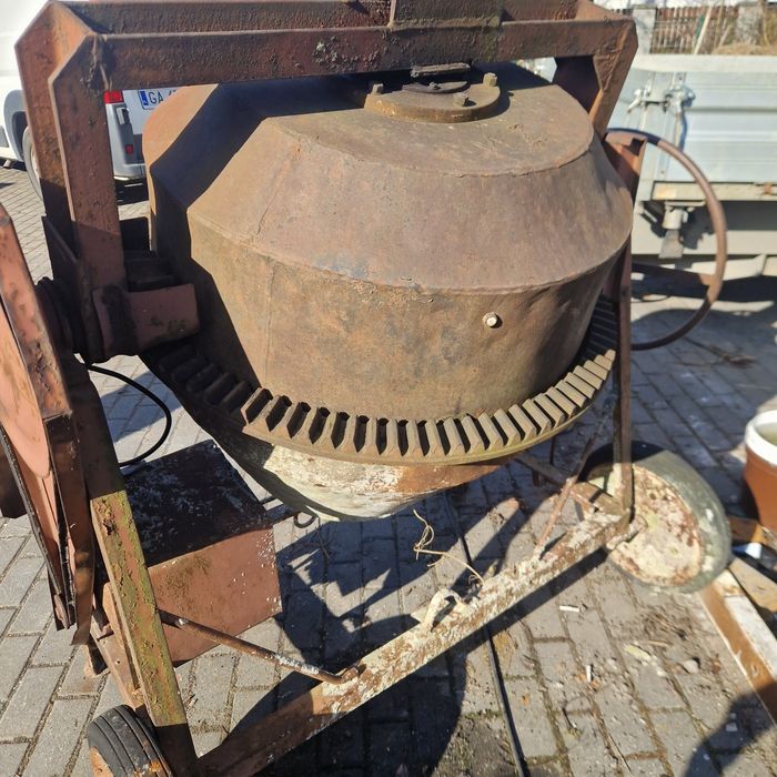 Betoniarka 150 L sprawna,nowy wieniec