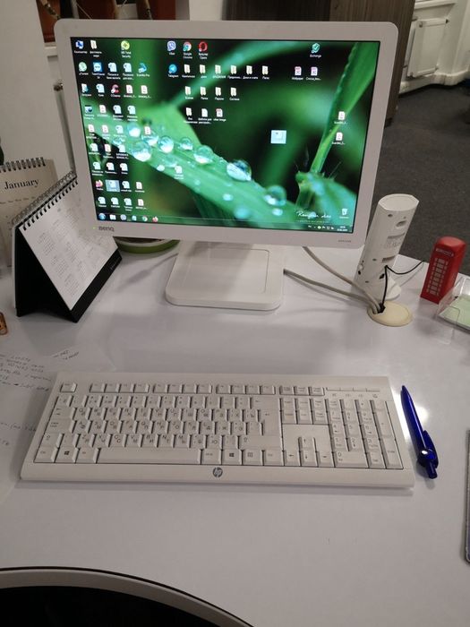 Компьютер: монитор, процессор, беспроводная клавиатура+мышка