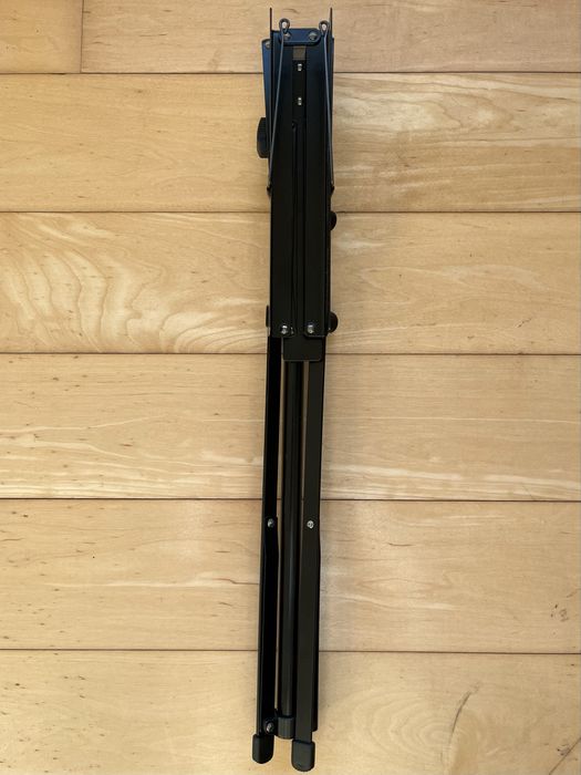 Suporte tripé p/ pautas + Palhetas e Capotraste