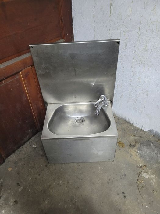 Sprzedam zlewy że stali nierdzewnej