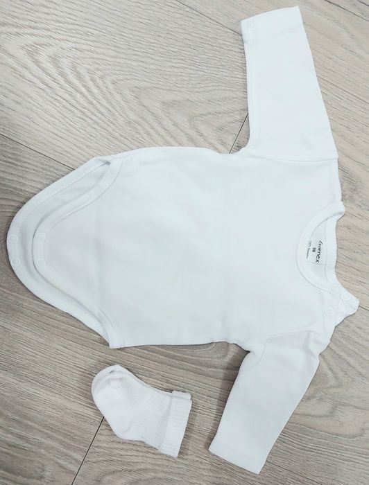 Biały bodziak na chrzest rozm. 56