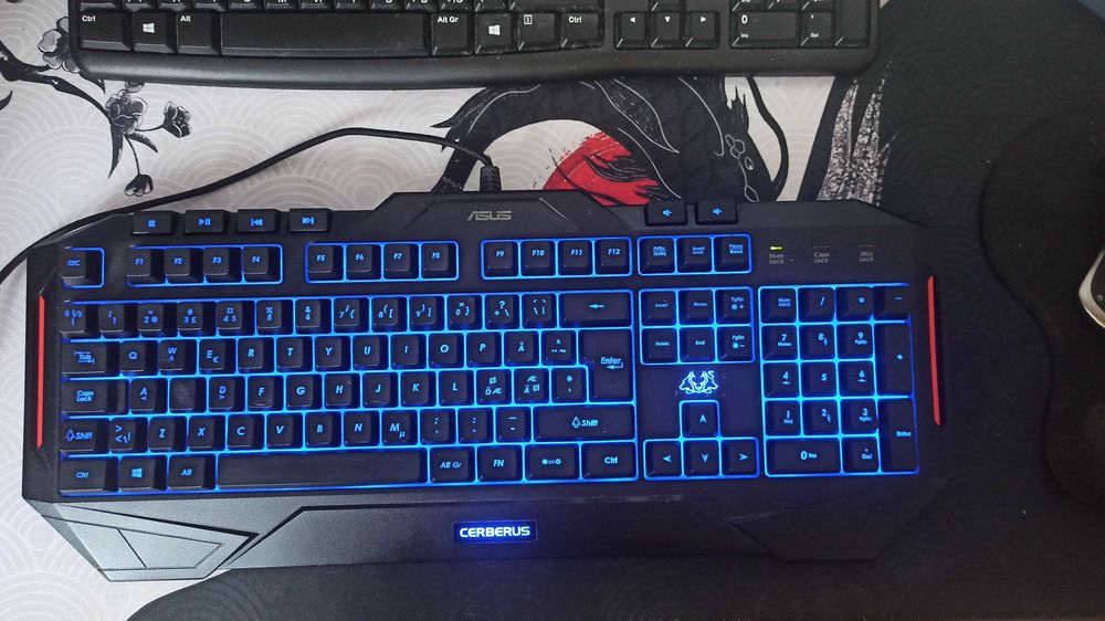 ASUS Cerberus Mech RGB klawiatura gamingowa