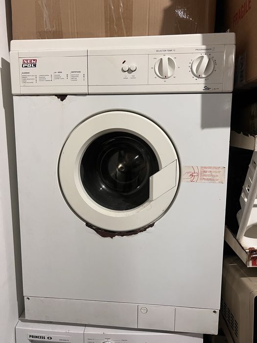 Máquina de Lavar Roupa New Pol Star L-85 PT usada