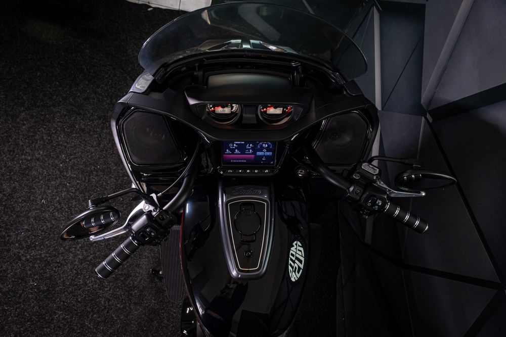 Indian Pursuit Dark Horse