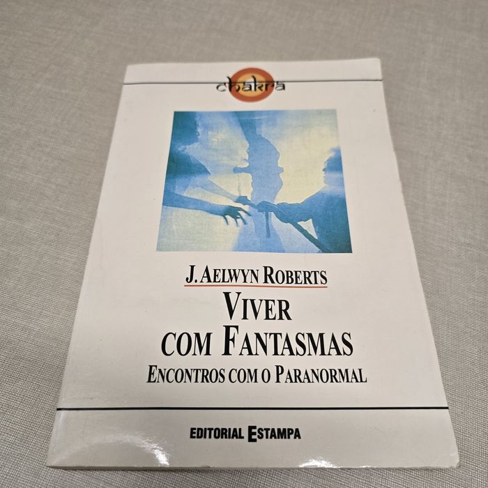 Livro "Viver com Fantasmas"
