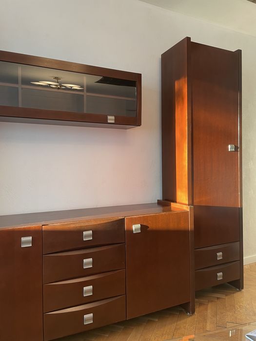 Zestaw ciemnych mebli Meble salon RTV drewniane